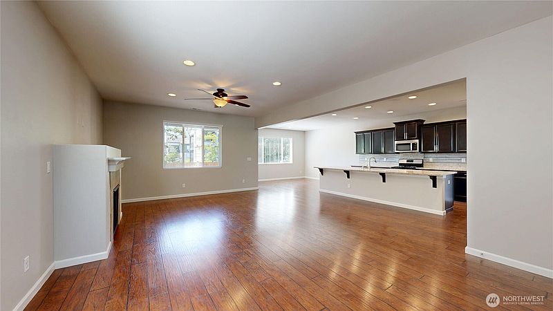2nd image of 8959 Corona Street NE