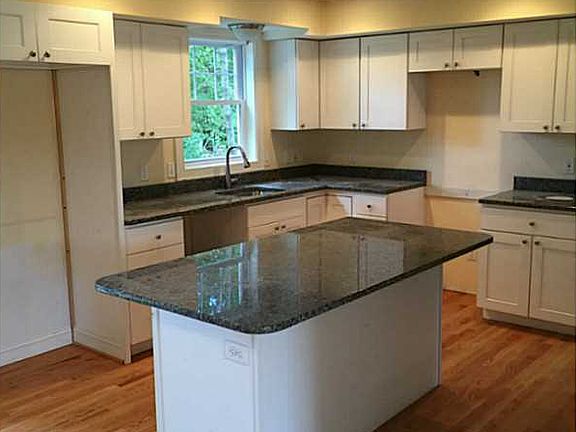4th image of 72 Norwood Ave
