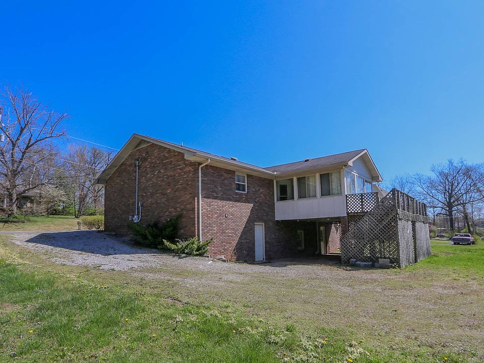 2nd image of 545 Woodmont Cir