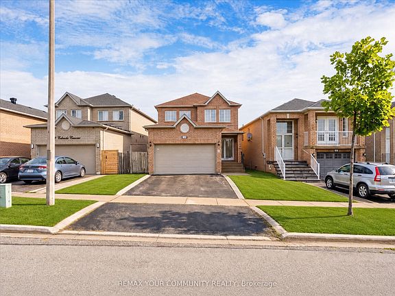 2nd image of 129 Colombo Cres