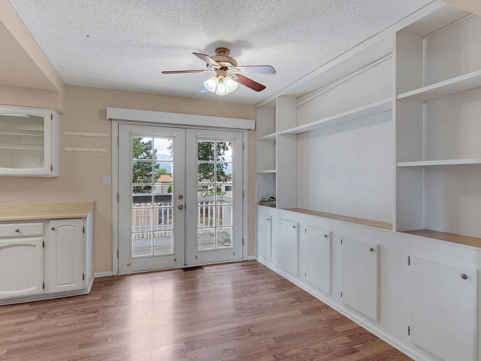 4 bed, 2100 sqft, $2,300 — Photo 2