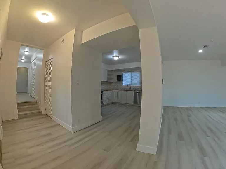 2300 Cleveland St — Photo 4