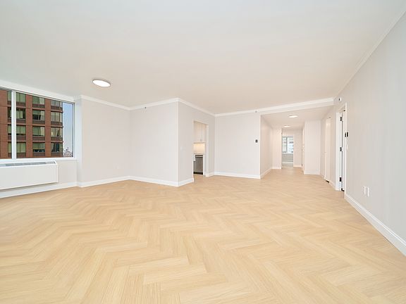 4th image of 160 Riverside Blvd APT 25A