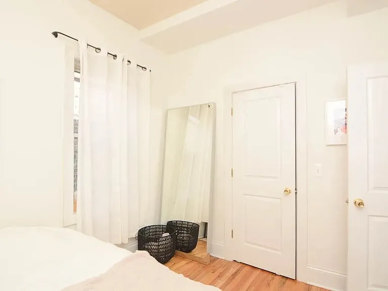 1315 W Roscoe St #2 — Photo 7