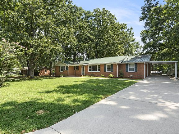 4th image of 306 Cedarview Dr