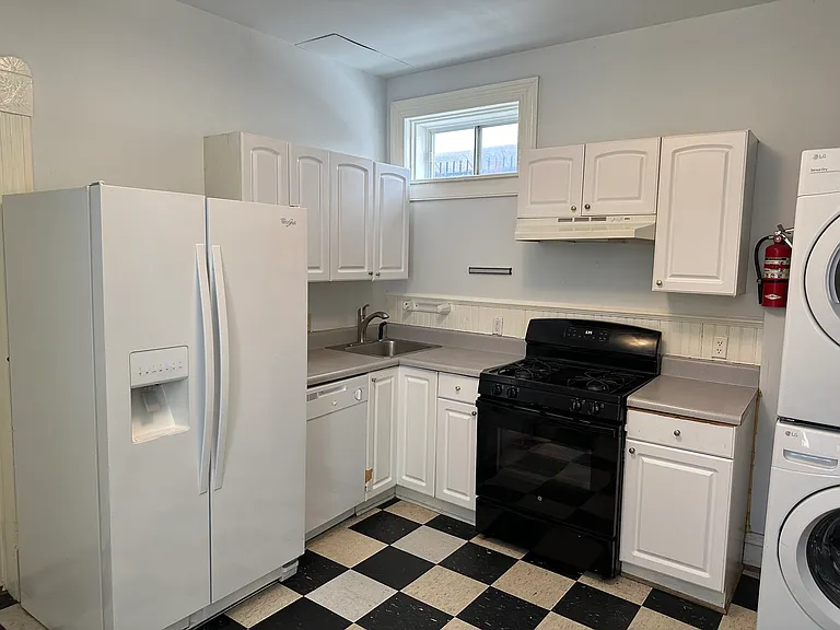 104 S Pine St #A — Photo 13