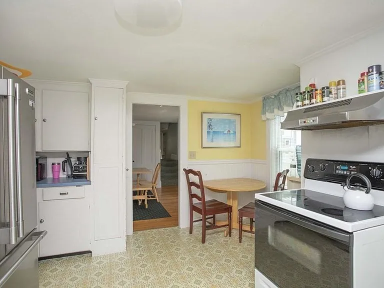 63 Glades Rd — Photo 10