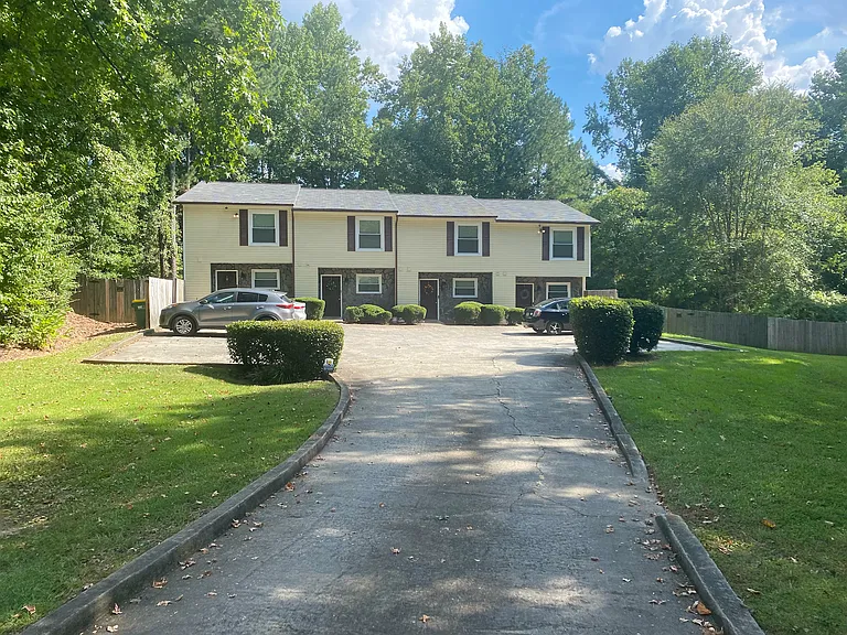 Welcome home to Baker Creek Quadplex Townhomes!