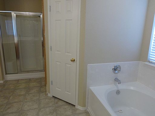 3rd image of 905 Golden Aster Ct