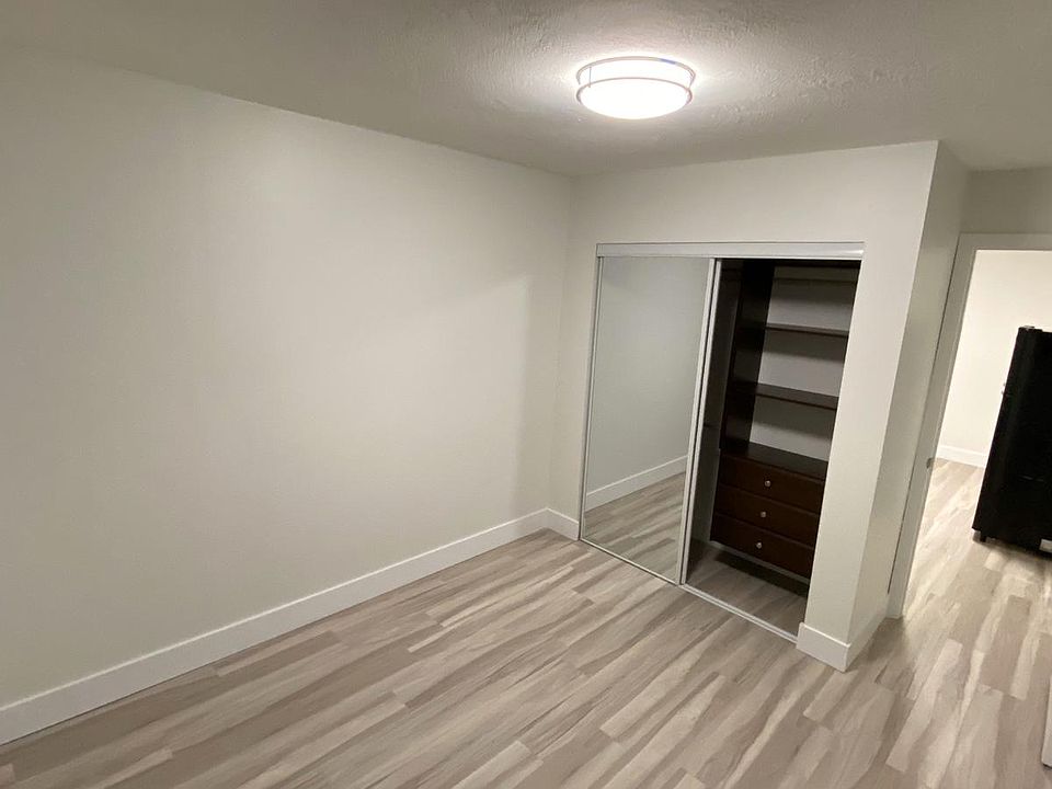 1st image of 954 W 69th Pl #1