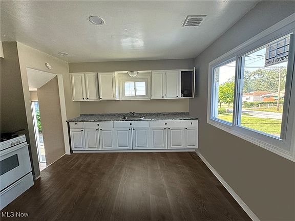 2nd image of 16718 Lipton Ave