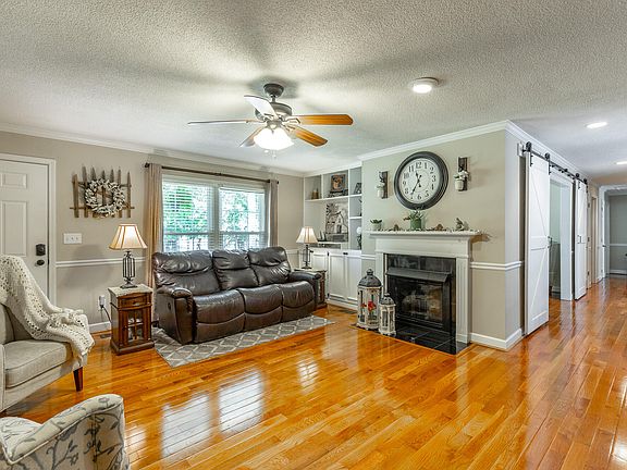 5th image of 290 Shannon Dr