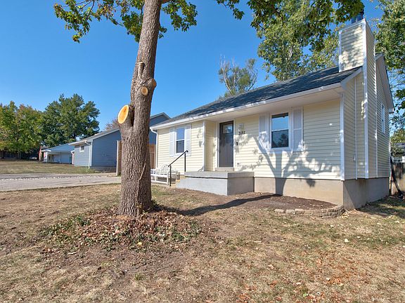 2nd image of 305 Sandwood Pl