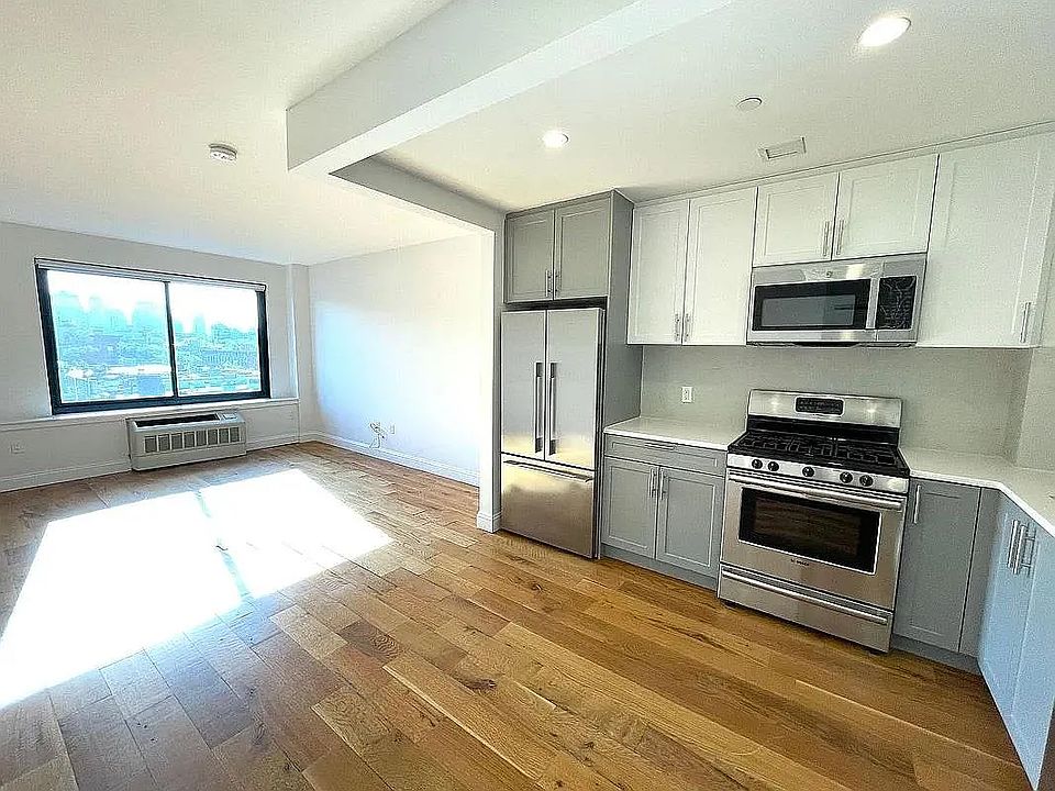 1st image of 490 Myrtle Ave APT 3A