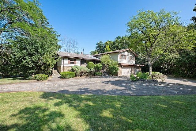 1st image of 475 Red Oak Ln
