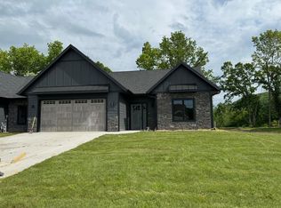 848 Bridle Ln, La Crescent, MN 55947