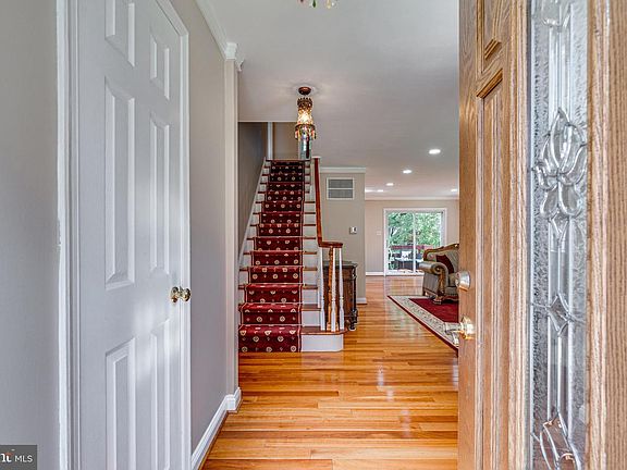 2nd image of 6118 Windward Dr