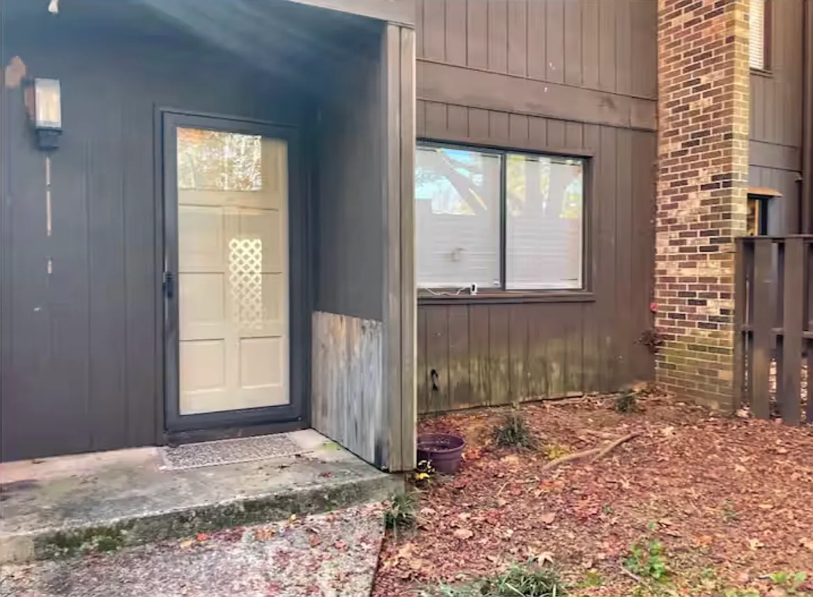 2 bed, 1.5 bath, 1292 sqft, $1,550 — Photo 1