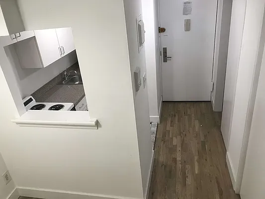 Rented by Mallory Management Corp | media 3