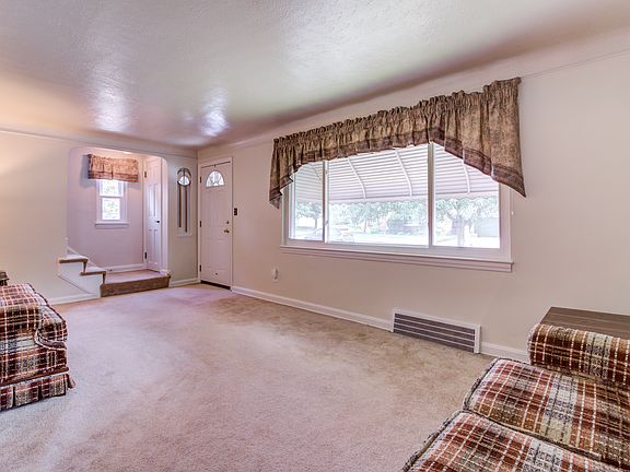4th image of 4851 Edsal Dr