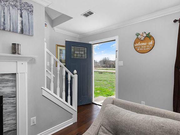 5th image of 7172 Mount Carmel Rd