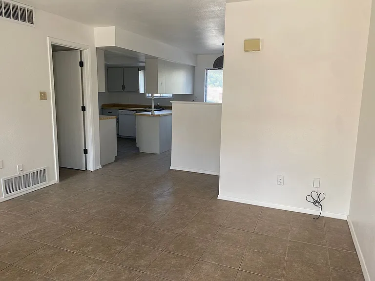 3155 Posada Ct #C — Photo 2