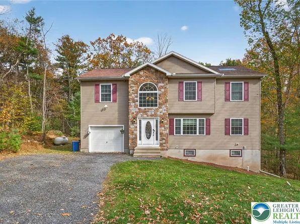 2541 Penn Hills Dr, Bartonsville, PA 18321