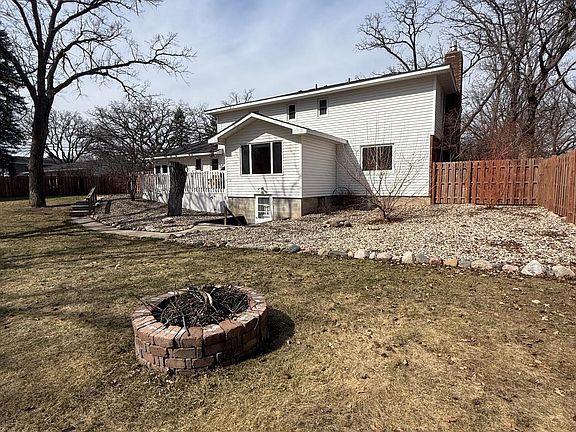 3rd image of 1708 Woodland Rd