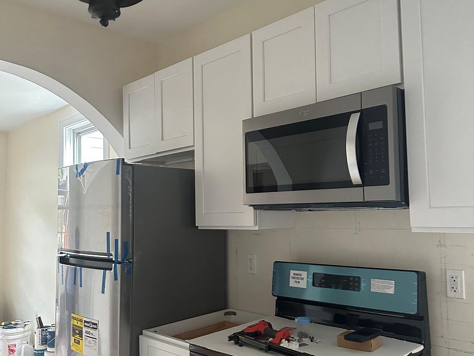 1st image of 119 Glover Ave #2