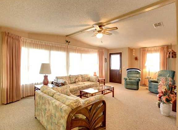 4th image of 731 Periwinkle Cir