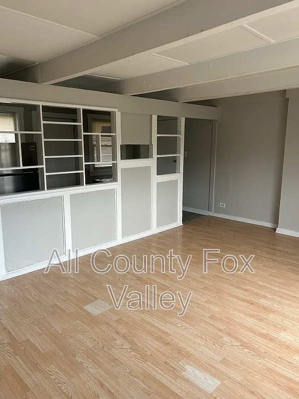 2 bed, 1.0 bath, $1,050 — Photo 3