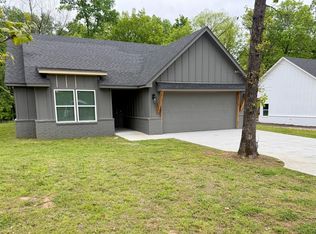 1623 Rockwood Dr, Grove, OK 74344