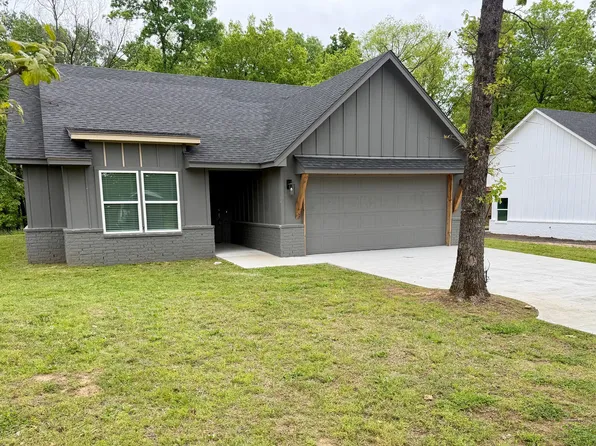 1623 Rockwood Dr, Grove, OK 74344