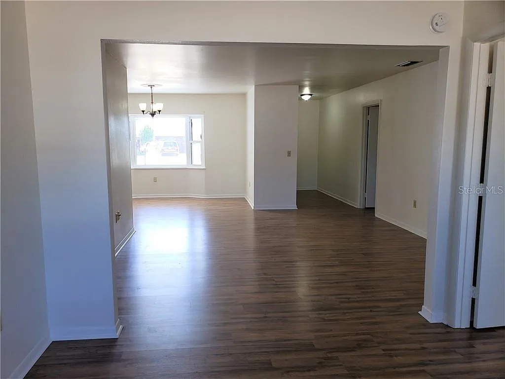 3 bed, 2.0 bath, 1750 sqft, $1,900 — Photo 4