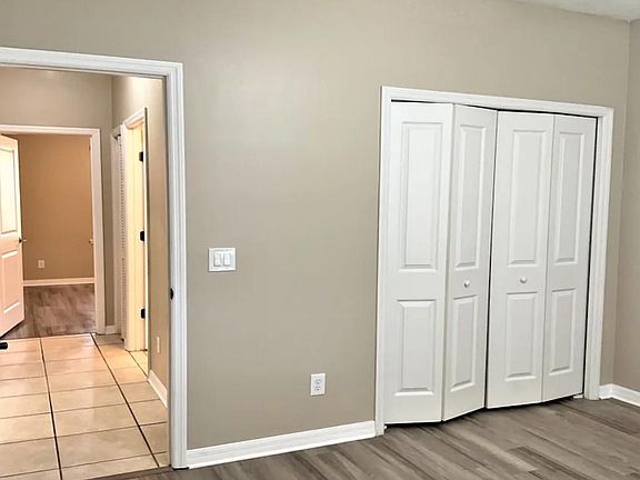 4th image of 243 W McClendon St #1007