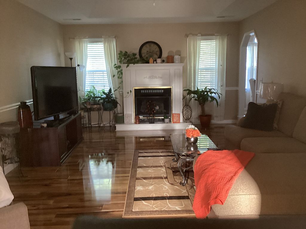 1090 Morris Way Dr - Property Image