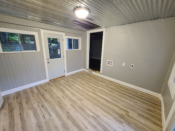 1st floor laundry/mud room