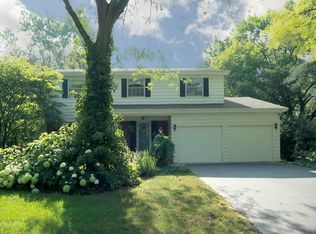 3S079 Butternut Ln, Glen Ellyn, IL 60137