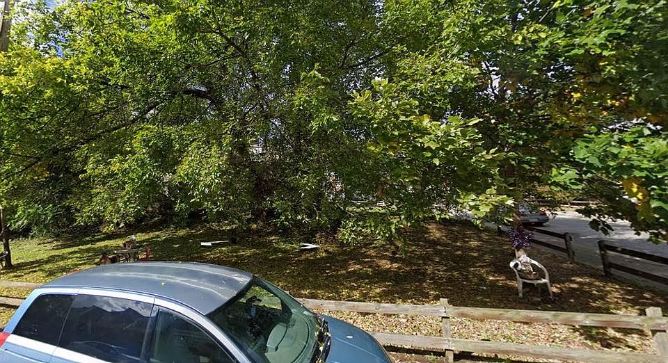 1st image of 331 E Elwood St