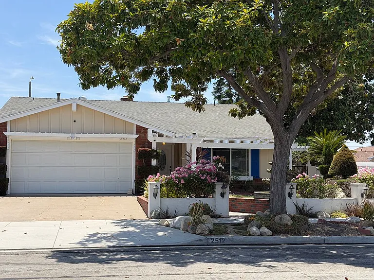 2512 W Fulcrum Pl #HOUSE — Photo 1