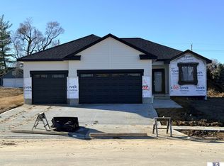 683 Palomino St, Papillion, NE 68046