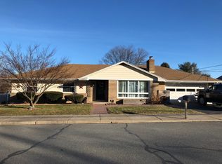 324 Diamond St, Slatington, PA 18080