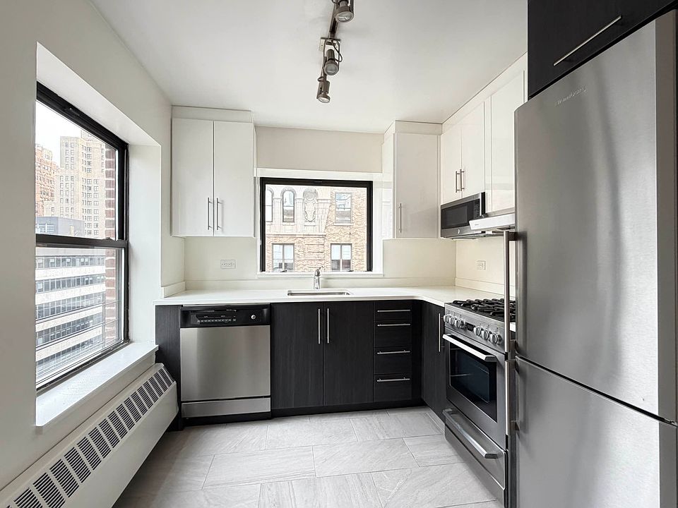 1st image of 360 W 34th St APT 13G