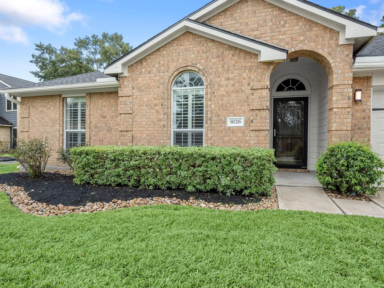 4 bed, 2.0 bath, 2058 sqft, $2,750 — Photo 4