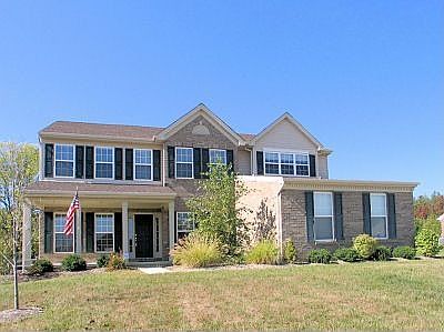 Front of home featuring front porch.