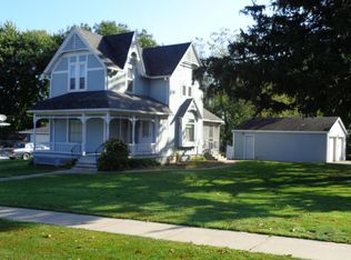 415 2nd Ave SE, Pine Island, MN 55963