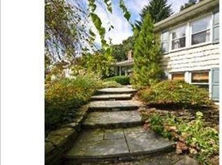 21 Morewood Oaks, Port Washington, NY 11050