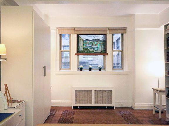 4th image of 24 5th Ave APT 220