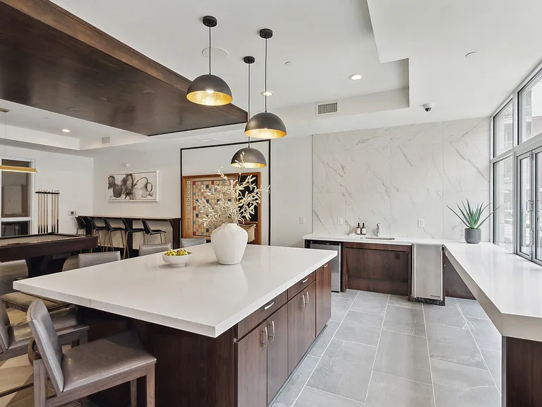 ALARA Uptown Luxury Apartments — Photo 17