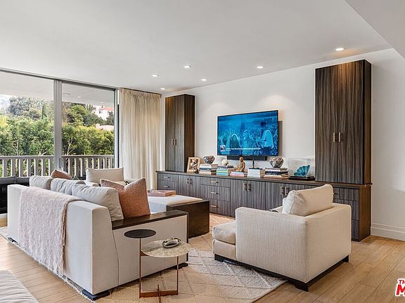 5th image of 9255 Doheny Rd APT 703